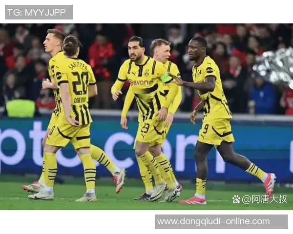 曼联大胜多特蒙德四球狂潮引发全场热烈反响